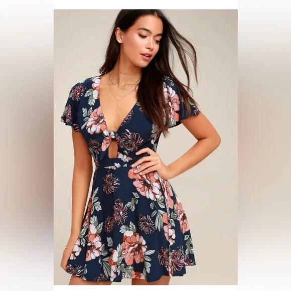 🆕 Lulus Botanic of Time Navy Blue Floral Print Tie-Front Skater Dress - Picture 2 of 5
